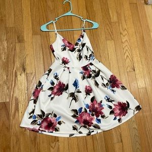 Adorable flower dress. Perfect for parties, or just events